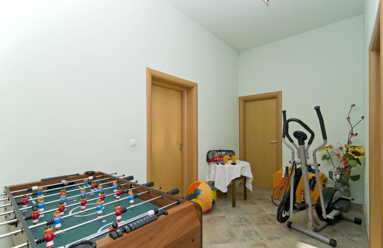 Apartment Mihanovic Zrnovnica ภายนอก รูปภาพ